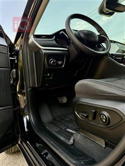 جیپ L گراند شیرۆکی